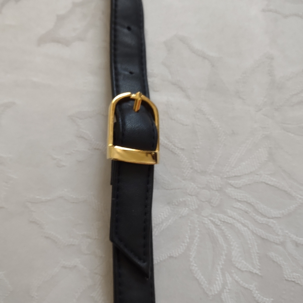 Vintage Black flap leather crossbody - Picture 8 of 12